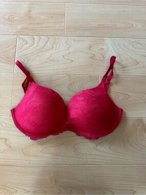 Victoria's Secret Red Lace Push-Up Bra 34DD